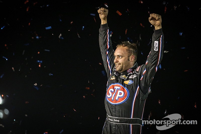 World of Outlaws driver Schatz heading down under