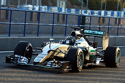 Mercedes vuelve a trabajar con el nuevo F1 W06