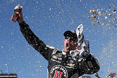 Harvick, a tres pasos de igualar la leyenda