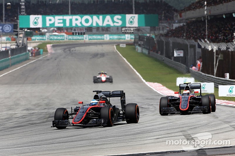 Alonso muestra su preocupación rumbo a Shanghái