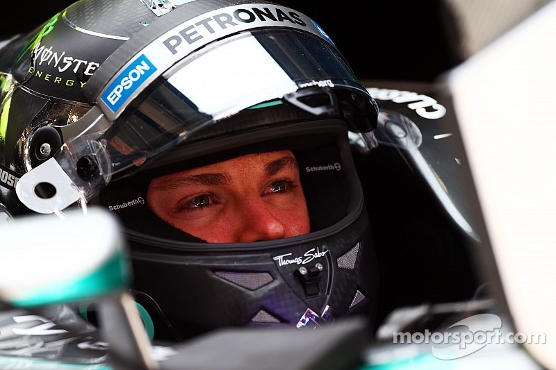 Rosberg, lejos del ritmo de Hamilton