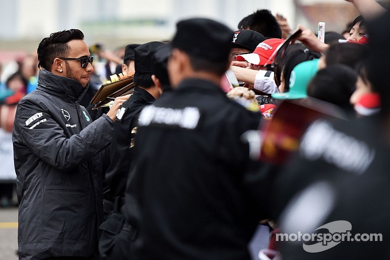 Hamilton admite que Ferrari es una amenaza