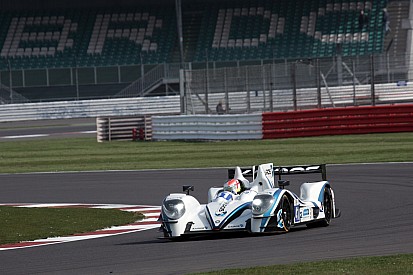 Dramático triunfo de Greaves Motorsport en Silverstone