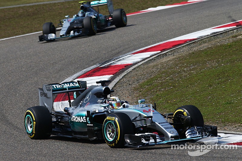 Wolff dédramatise l'incident entre Hamilton et Vettel dans le tour de mise en grille