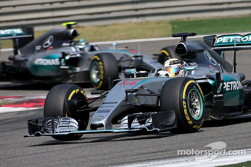 Hamilton reproche à Rosberg de ne rien avoir tenté à Shanghai