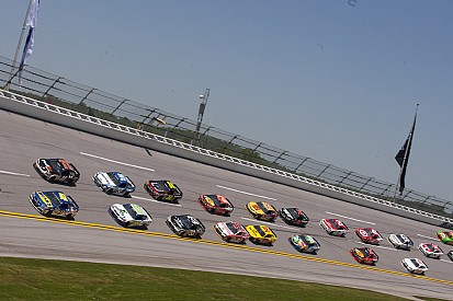 NASCAR considera acortar sus carreras