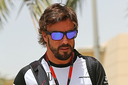Dennis no duda del futuro de Alonso