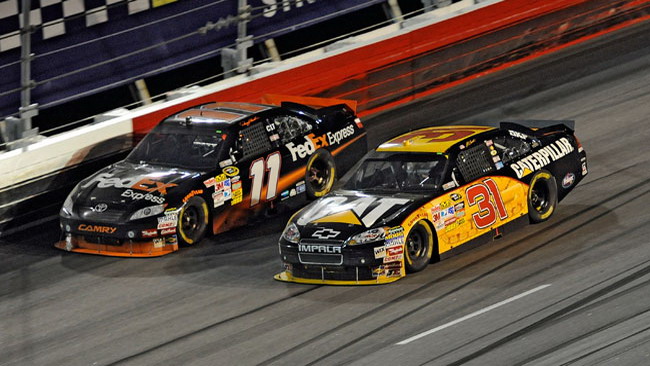 Hamlin centra la doppietta a Darlington