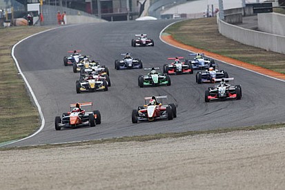 Un orologio Renault Sport per l'autore della pole