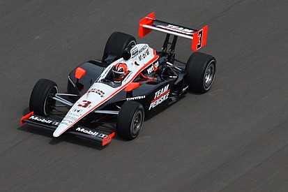 Castroneves domina le prime libere ad Indy
