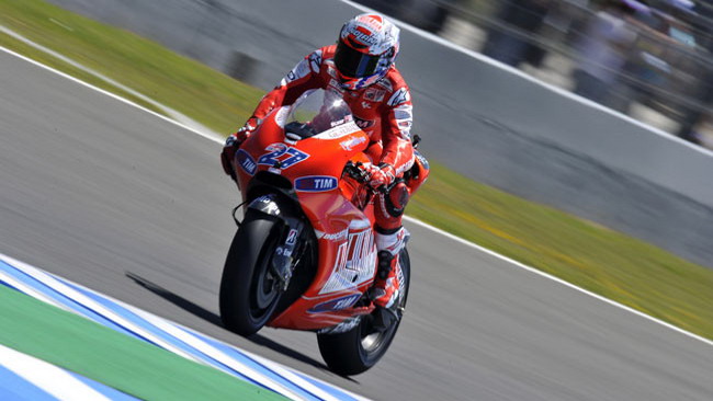 Stoner va a caccia del riscatto a Le Mans