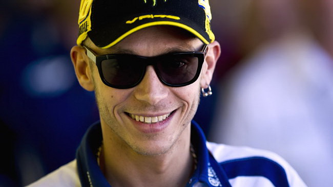 Valentino girerà domani a Misano con la Yamaha R1