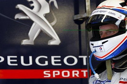 Davidson in testa, ritirata l'Audi di McNish