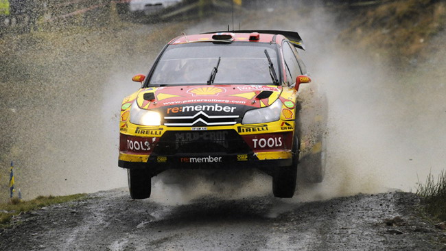 Galles, PS8: Ogier ko, Solberg passa al comando