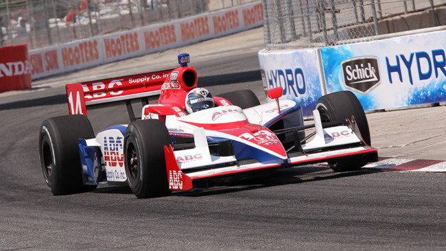 La AJ Foyt Racing conferma Meira per il 2011