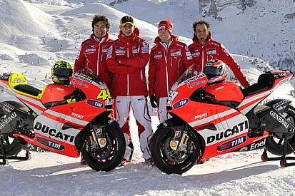 Guareschi introduce le novità della Desmosedici GP11