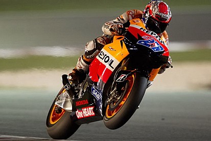 Stoner domina in Qatar, la Honda... cambia marcia