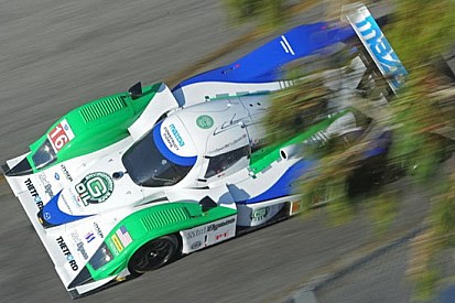 Guy Smith regala la pole di Long Beach alla Dyson