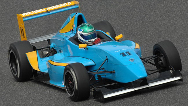 F2000 Light: Gatto escluso, la pole passa a Curatolo