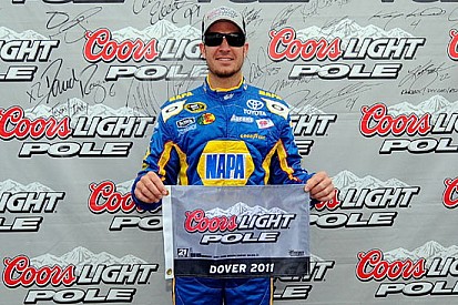 Truex Jr in pole position a Dover