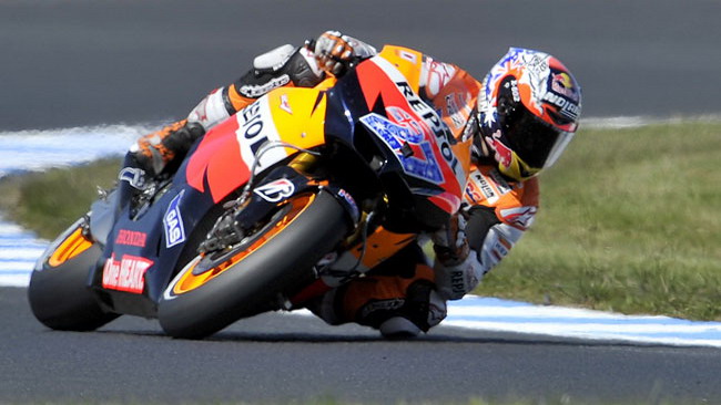 Stoner prenota la vittoria con la pole