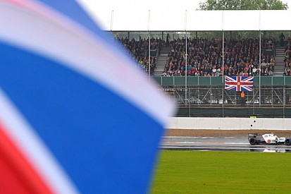 Diluvio a Silverstone: interrotte le qualifiche!