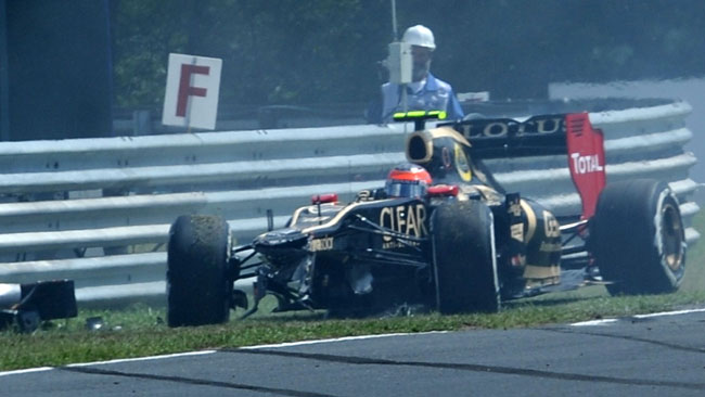 Grosjean si scusa con i meccanici per il botto