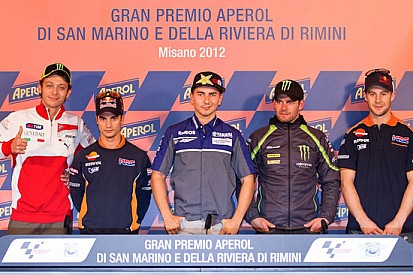 I piloti ricordano il Sic nella conferenza di Misano