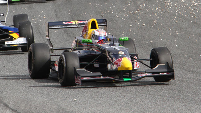 Daniil Kvyat si consola con il titolo della ALPS