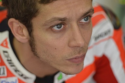 Valentino sulla Yamaha a Valencia solo martedì