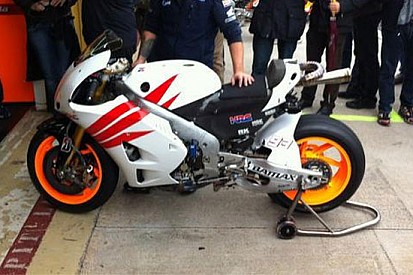 Tutta bianca la Honda RC213V di Marc Marquez