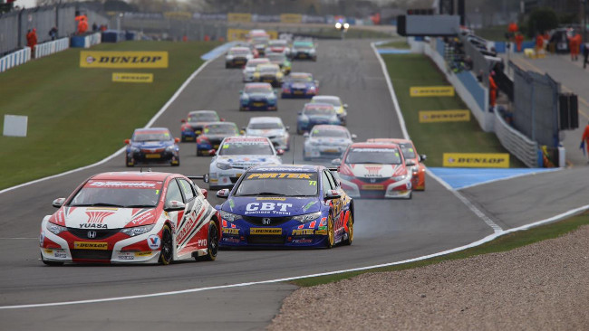 A Donington doppia vittoria Honda, poi la BMW
