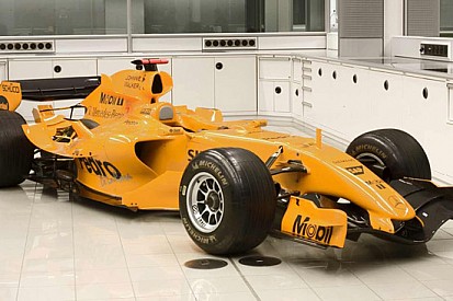 La McLaren ripensa all'arancione per la livrea 2014