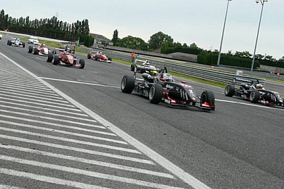 F2000 Light: Longhi e Viero in parità ad Adria