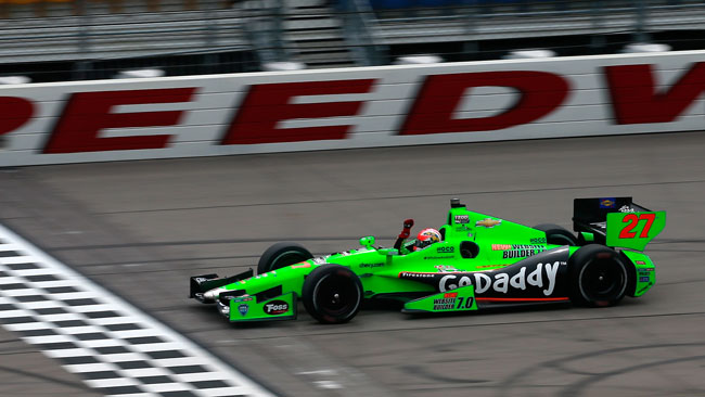 James Hinchcliffe domina all'Iowa Speedway
