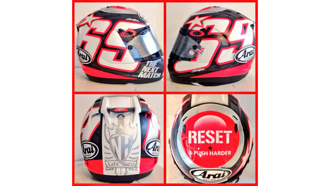 Nicky Hayden mostra il suo casco per i test di Valencia