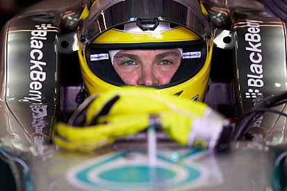Interlagos, Libere 1: Rosberg svetta sul bagnato