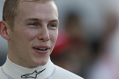 Jon Lancaster debutta in Bahrein con la Greaves