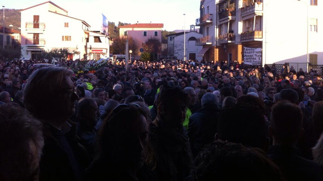 Ceparana tributa l'ultimo saluto a Doriano Romboni