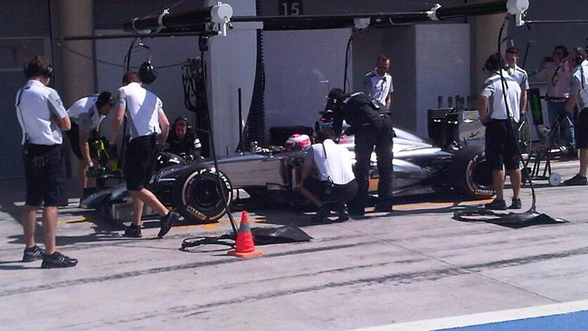 Bahrein, Day 3 (Ore 14): Button si avvicina a Hamilton