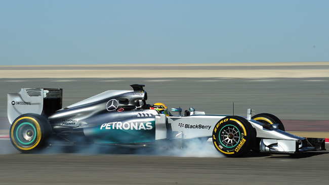 La Mercedes in fuga, Ferrari e Renault inseguono