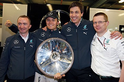 La Mercedes dedica la vittoria di Melbourne a Schumi