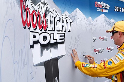 Kyle Busch in pole position a Martinsville