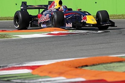 Pole a Sainz junior per la prima gara del 2014