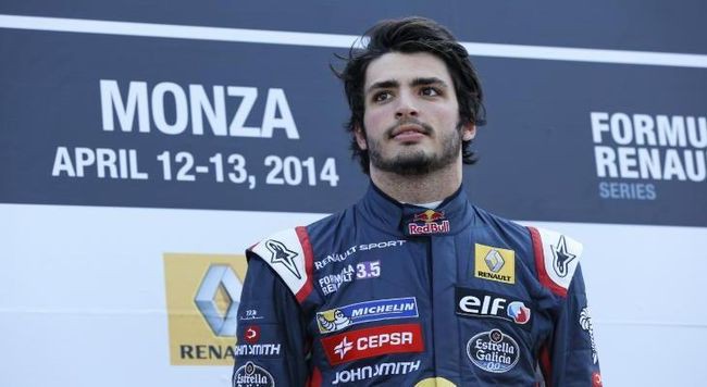 Sainz junior (finalmente) da bandiera a bandiera