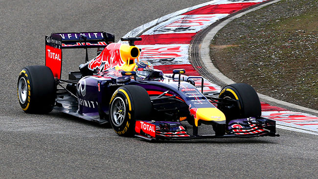 Grossi problemi con le gomme anteriori per Vettel
