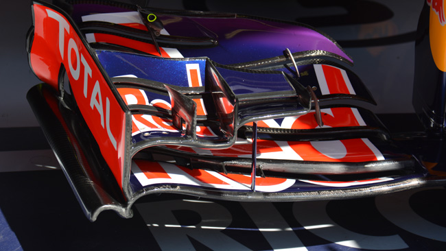 La Red Bull cerca carico nell'anteriore