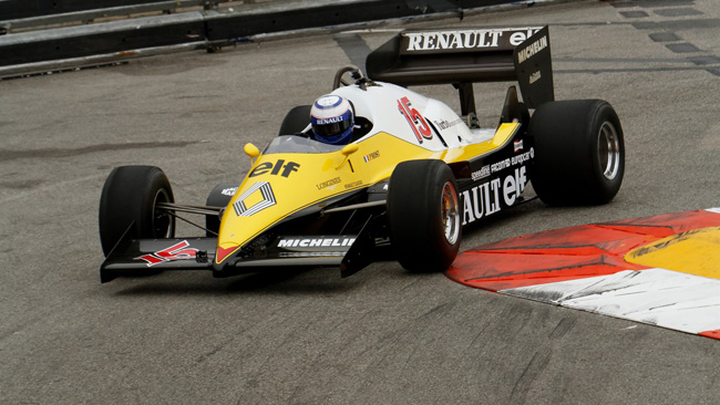 Prost è tornato nell'abitacolo della Renault Turbo!