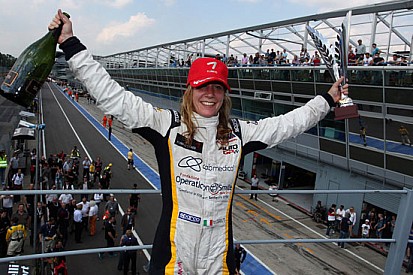 Michela Cerruti prima donna sul podio in Auto Gp