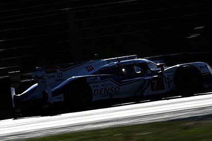 Le Mans, 9° Ora: La notte entra nel vivo senza scosse